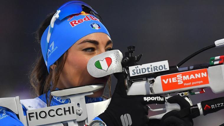 Dorothea Wierer greift im Sprint an. © APA/afp / MICHAL CIZEK