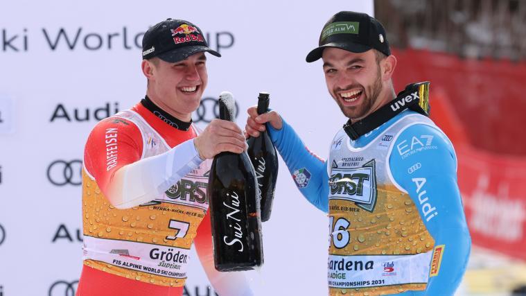 Florian Schieder (rechts) feiert mit Gröden-Sieger Franjo von Allmen. © Alessandro Trovati/Pentaphoto