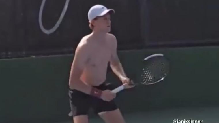 Jannik Sinner ist schon voll im Training.