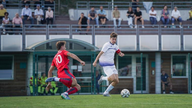 Luttant pour le maintien en Oberliga&nbsp;: Jonas Engl (à gauche, Ahrntal) et Jakob Hofer (St. Pauls). © det