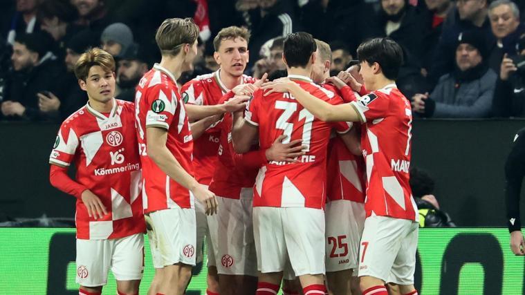 Mainz ist eine Runde weiter. © ANSA / KOEN VAN WEEL