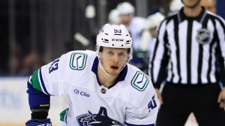 Marco Rossi siegte auch mit den Canucks. © APA/GETTY IMAGES NORTH AMERICA / BRUCE BENNETT