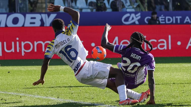 Moise Kean (rechts) steckt mit Fiorentina in der Krise. © ANSA / Lorenzo Cattani