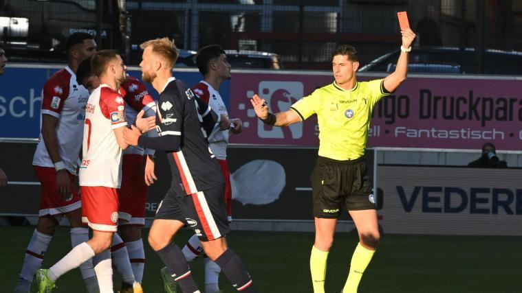 Der FC Südtirol hat einen frühen Platzverweis kassiert. © DLIFE/LO