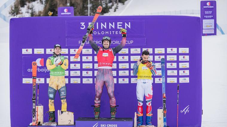 Reece Howden (Bildmitte) ist in Innichen eine Klasse für sich.