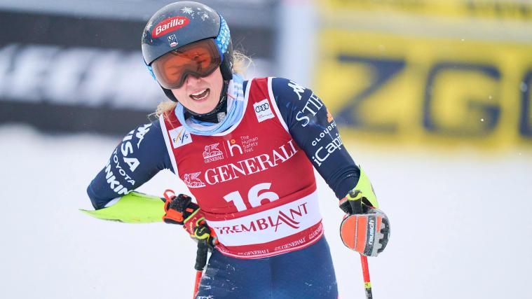 Mikaela Shiffrin is in pain. © APA/afp / GEOFF ROBINS