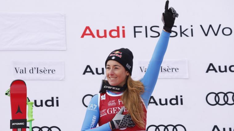 Sofia Goggia strahlte vom obersten Podest. © ANSA / Guillaume Horcajuelo