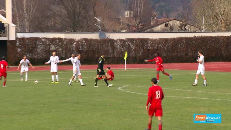 In unserem montäglichen Wochenend-Rückblick liefern wir auch heute wieder die Highlights aus dem Südtiroler Amateurfußball. Dieses Mal im Angebot: Der Traminer Triumph gegen Partschins, das packende Duell zwischen Latsch und Olimpia Meran sowie das Kräftemessen zwischen Tscherms Marling und Leifers. © stol