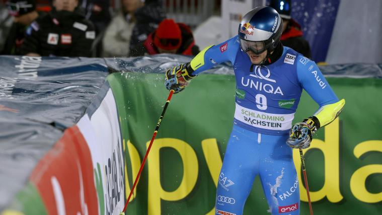 Alex Vinatzer ärgerte sich lautstark über seinen groben Fehler. © APA / ERWIN SCHERIAU