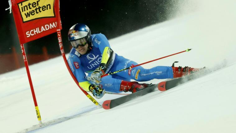 Alex Vinatzer lauert auf einen Ausrutscher der Konkurrenz. © APA / ERWIN SCHERIAU