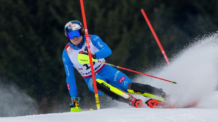 Alex Vinatzer schied wenige Meter vor der Ziellinie aus. © APA / EXPA/ JOHANN GRODER