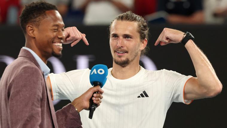 Alexander Zverev (rechts) lässt die Muskeln spielen. © APA/afp / DAVID GRAY