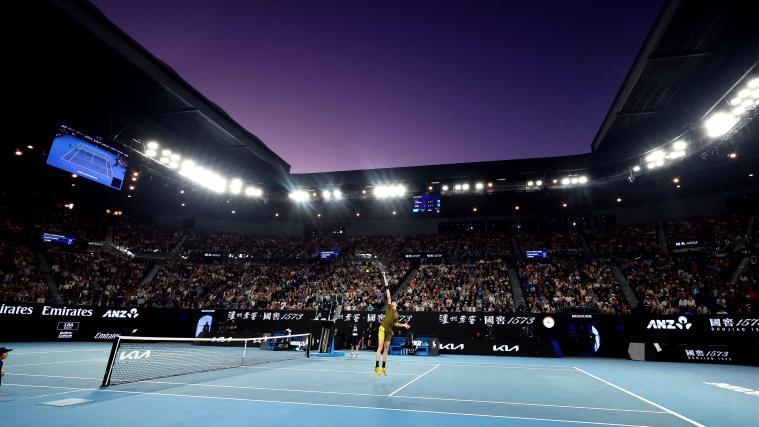 Auf der Rod Laver Arena sollen inhumane Temperaturen herrschen. © APA/afp / DAVID GRAY