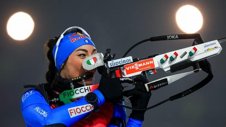 Dorothea Wierer greift mit der Mixed-Staffel an. © ANSA / MARTIN DIVISEK