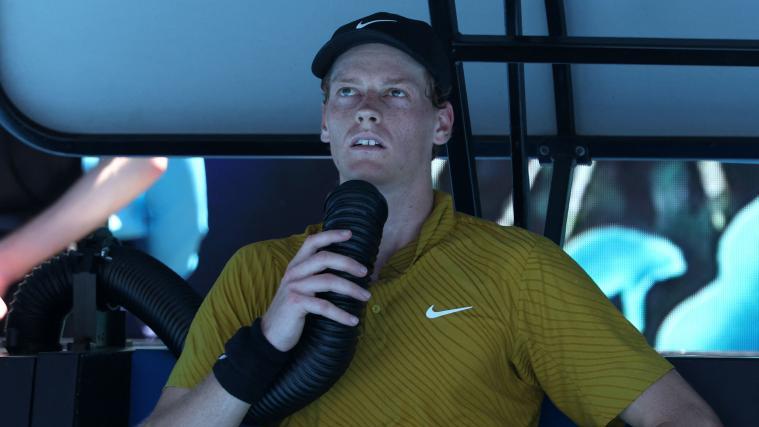 Jannik Sinner will ins Achtelfinale der Australian Open. © APA/afp / DAVID GRAY