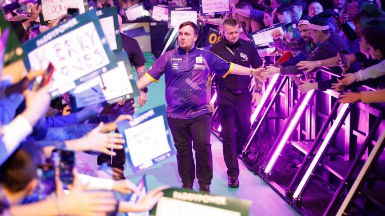 Luke Littler hat sich mit den Fans versöhnt. © ANSA / DAVID CLIFF