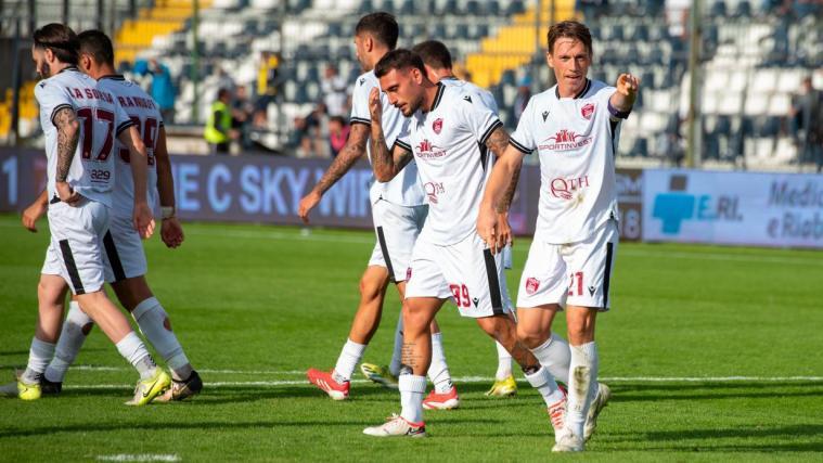 Manuel Fischnaller (r.) spielt in Trapani stark auf. Sein Club steckt aber in Schwierigkeiten.