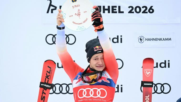 Marco Odermatt verdrückte nach seinem zweiten Platz ein paar Tränen. © APA / BARBARA GINDL