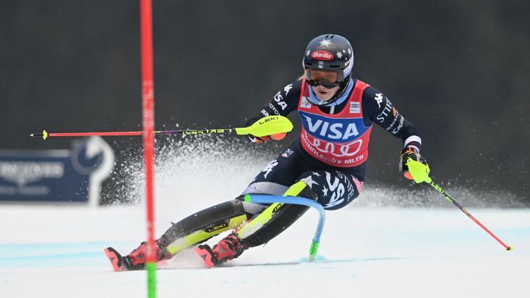 Mikaela Shiffrin ist dem Sieg zum Greifen nah. © APA/afp / MICHAL CIZEK