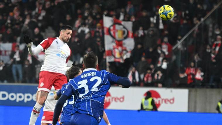 Mit einem wuchtigen Kopfball erzielte Emanuele Pecorino das 2:0 für den FCS.