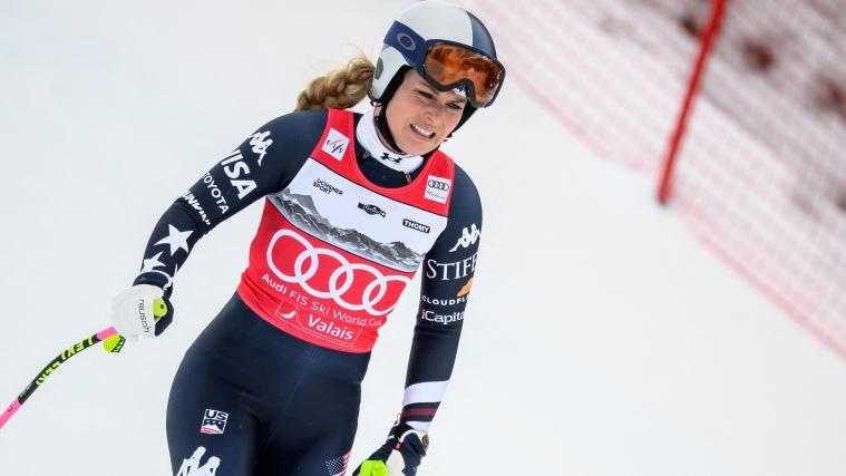 Mit schmerzverzerrtem Gesicht rutsche Lindsey Vonn ins Ziel. © APA/afp / FABRICE COFFRINI