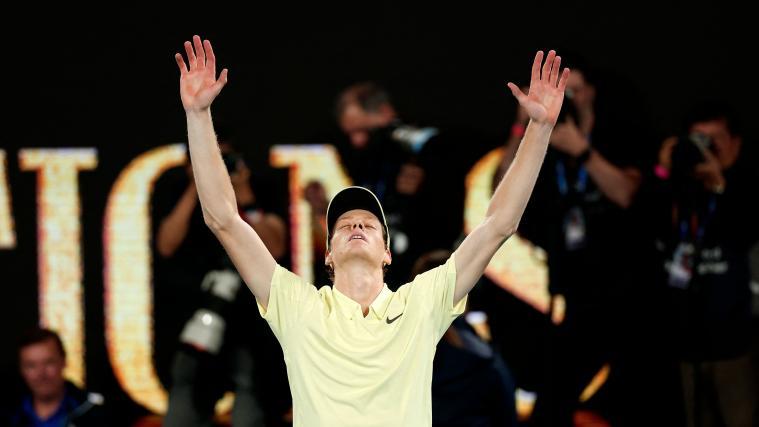 Titelverteidiger Jannik Sinner ist seit zwei Jahren bei den Australian Open ungeschlagen. © APA/afp / MARTIN KEEP