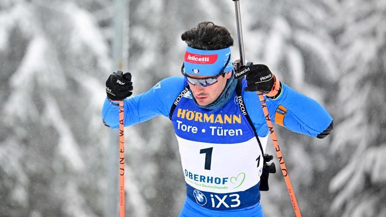 Tommaso Giacomel greift in Ruhpolding wieder an. © APA/afp / TOBIAS SCHWARZ