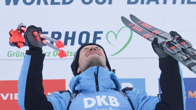 Tommaso Giacomel let his emotions run free. © ANSA / FILIP SINGER