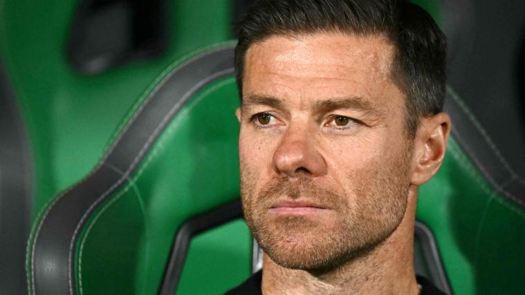 Xabi Alonso wurde als Real-Trainer entlassen. © APA/afp / JOSE JORDAN