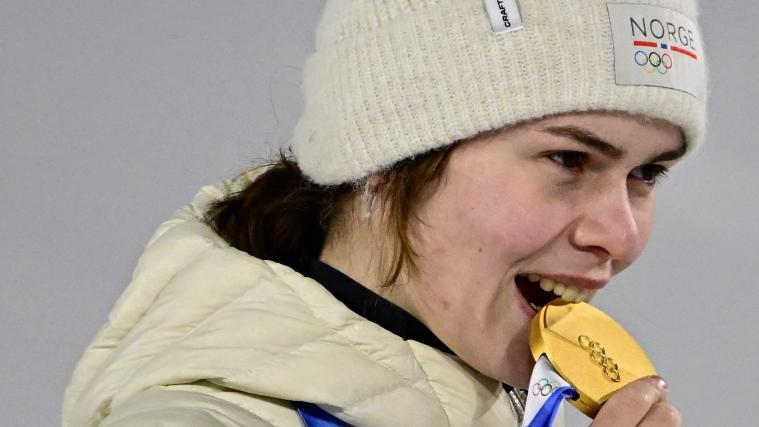 Anna Odine Stroem sicherte sich ihre zweite Goldmedaille bei diesen Spielen. © APA/afp / TOBIAS SCHWARZ