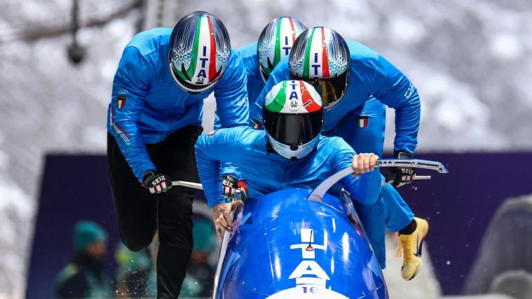 Baumgartner (vorne) und seine Crew geben Gas. © APA/afp / FRANCK FIFE