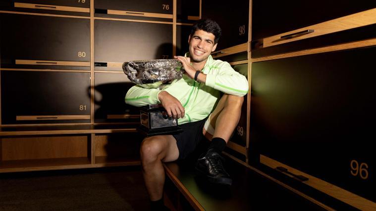 Carlos Alcaraz hat jetzt auch die Australian Open gewonnen. © APA/afp / FIONA HAMILTON