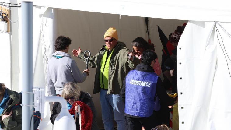 Die Olympia-Besucher müssen sich einer Ganzkörpervisite unterziehen. © Felice Calabro'