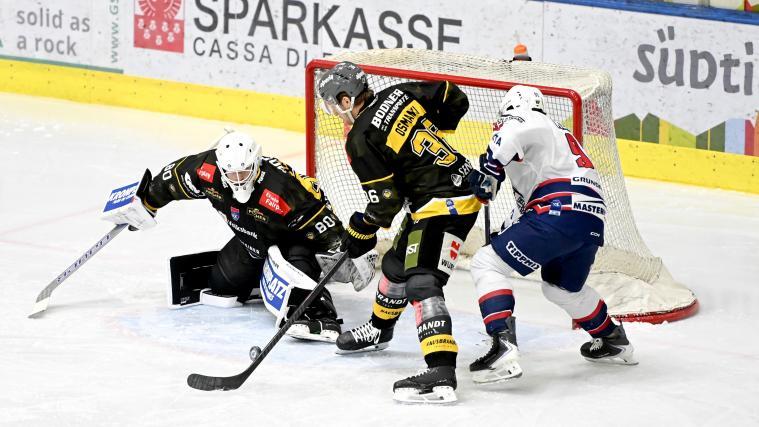 Eddie Pasquale zeigte erneut eine starke Leistung. © I. Foppa / HC Pustertal