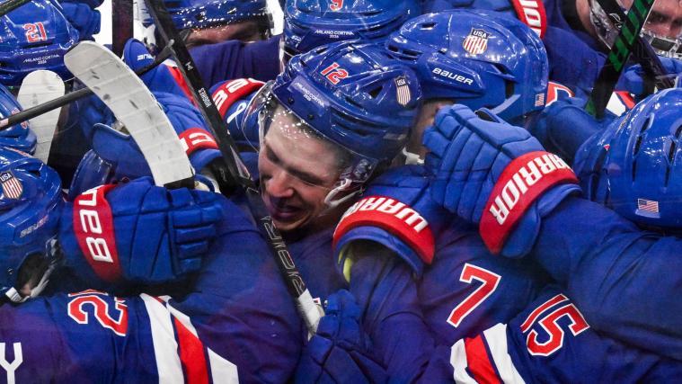 Großer Jubel bei den USA-Spielern nach dem Halbfinaleinzug. © APA/afp / ALEXANDER NEMENOV