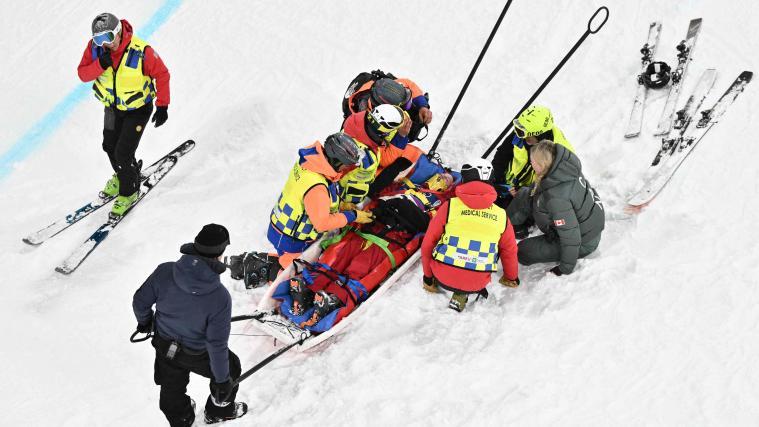 In der Halfpipe von Livigno kam es wieder zu einem schweren Sturz. © APA/afp / JEFF PACHOUD
