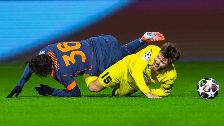 Inter um Matteo Darmian (in grau) ist bei Bødo/Glimt ausgerutscht. © APA/afp / THOMAS ANDERSEN