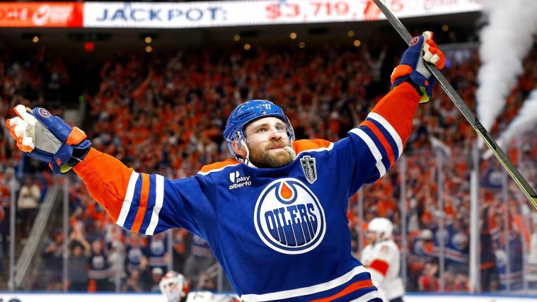 Leon Draisaitl freut sich auf die Spiele. © APA / CODIE MCLACHLAN