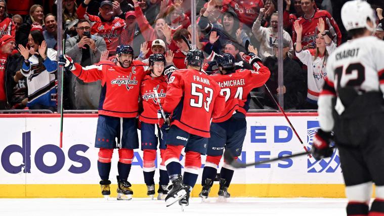 Alex Ovechkin (l.) und Co. wiesen die Sens in die Schranken. © APA / GREG FIUME
