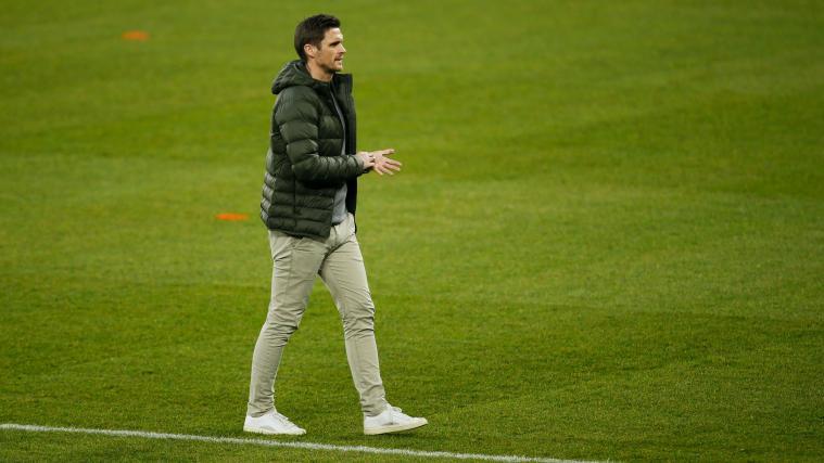 Borussia Dortmund hat sich von Sportdirektor Sebastian Kehl getrennt. © APA/afp / LEON KUEGELER