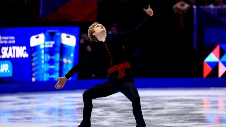 Daniel Grassl überzeugte auch in der Kür. © ANSA / MARTIN DIVISEK