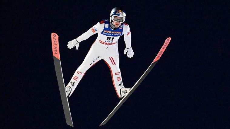 Daniel Tschofenig segelte in Lahti am Weitesten. © APA/afp / EMMI KORHONEN