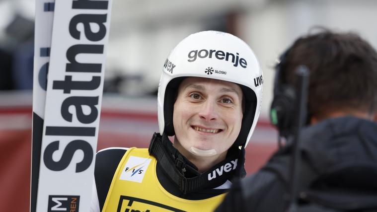 Domen Prevc ist der König der Lüfte. © APA / ERWIN SCHERIAU