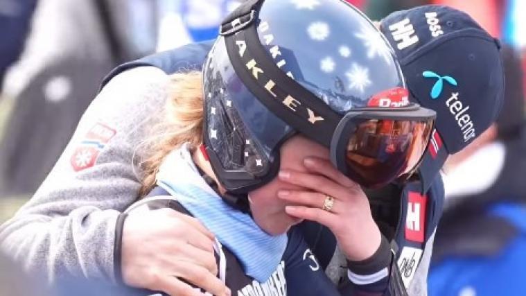 Eine emotionale Szene beim Weltcupfinale. © Screenshot