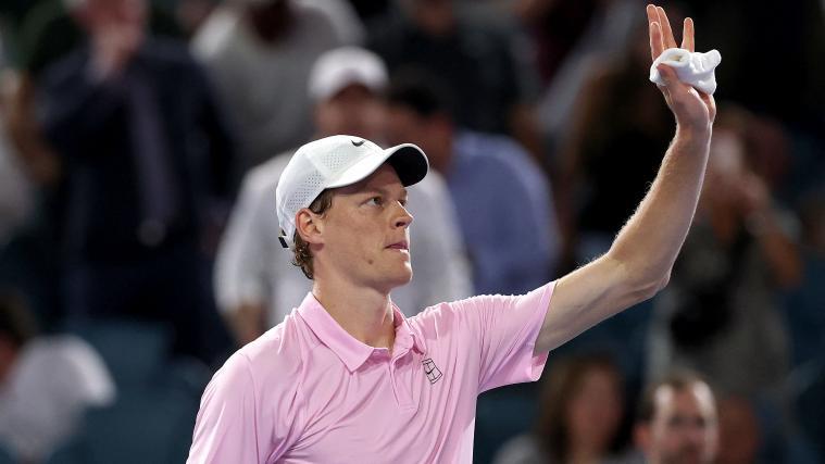 Jannik Sinner befindet sich in Miami auf Erfolgskurs. © APA / MATTHEW STOCKMAN
