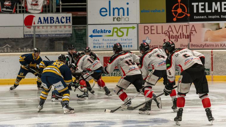Kaltern (in schwarz-weiß-rot) und Aosta standen sich am Samstag in der Finalserie erstmals gegenüber. © Manfred Sinn