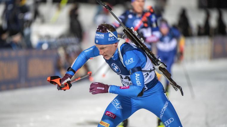 Lukas Hofer hatte seine Mannschaft auf Podestkurs gebracht. © ANSA / Kimmo Penttinen