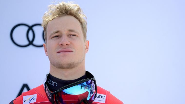 Marco Odermatt hat auch die kleine Kristallkugel für den Super-G-Weltcup gewonnen. © APA/afp / OLIVIER CHASSIGNOLE