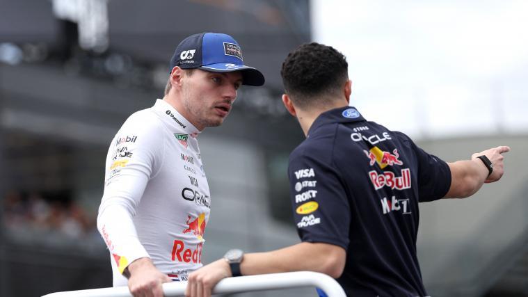 Max Verstappen (links) klagt über die neue Formel 1. © APA/afp / MARTIN KEEP