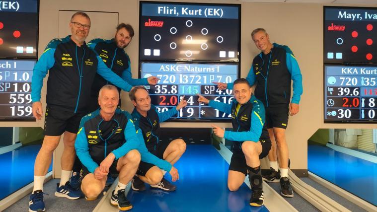 Naturns mit  Florian Schlögl (vorne links) freute sich  über einen neuen Mannschaftsbahnrekord.